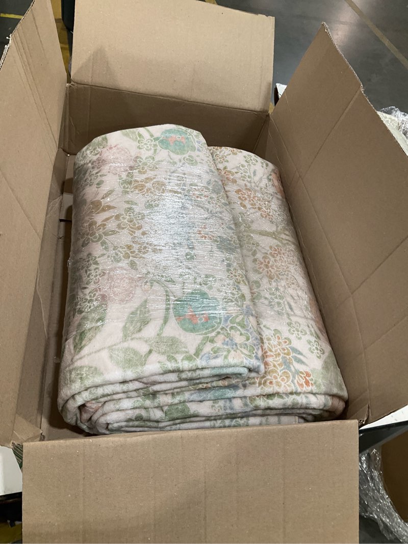 Condition photo showing Good Condition for floral sage green washable large area rugs for living room, vintage large thin botanical rug for bedroom, dining room under table - cottagecore soft boho accent carpet with low pile & non-slip sage green(rectangular)