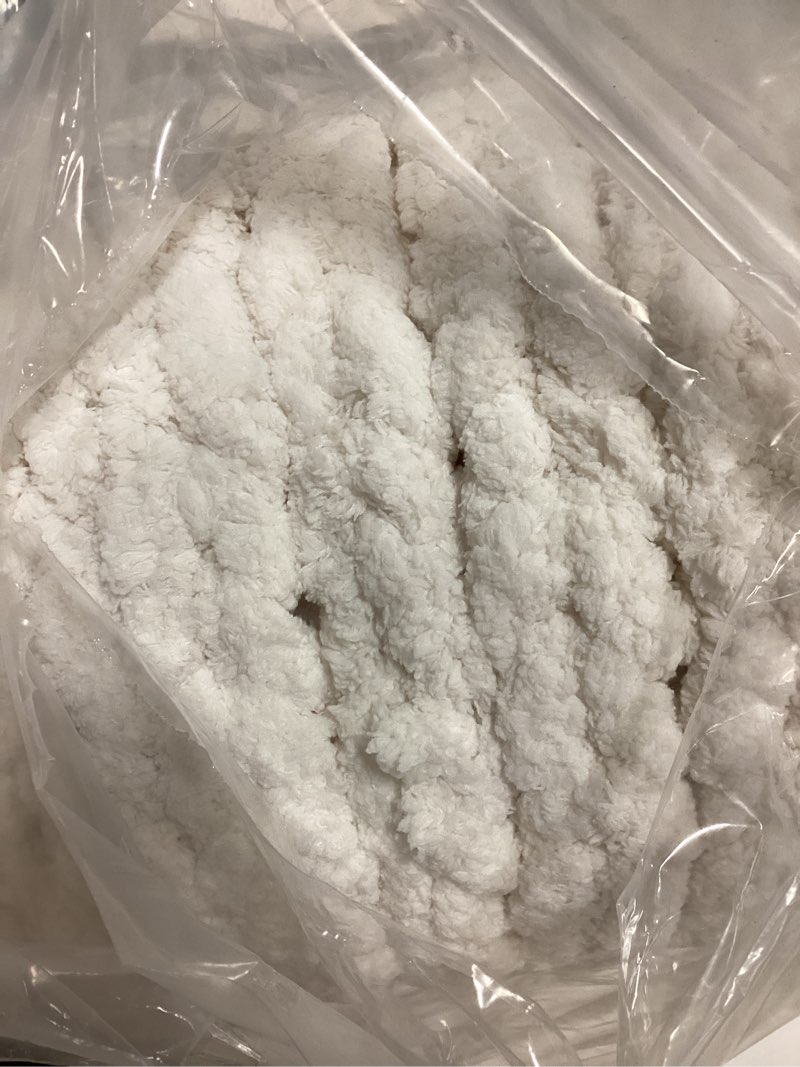 Condition photo showing Good Condition for carriediosa chunky knit throw blanket 50" x 60", 100% hand made large chenille loop yarn soft fluffy throws for couch sofa bed, big crochet cozy heavy thick cable woven blankets, cream white cream white 50" x 60"