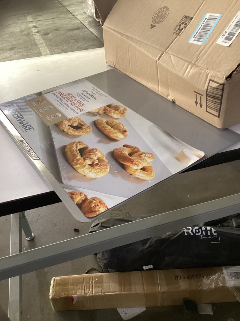 Condition photo showing New/Like New for Farberware Insulated Bakeware Nonstick Cookie Baking Sheet, 15.5" x 20", Light Gray