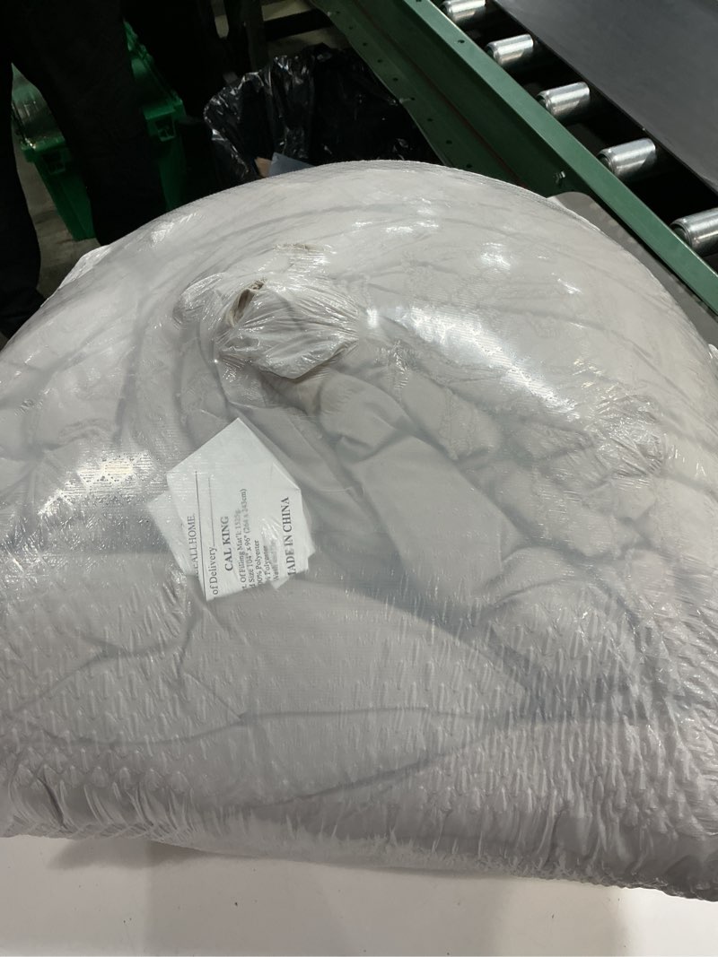 Condition photo showing As Is for litanika california king comforter set oatmeal, 3 pieces tufted boho farmhouse bedding comforter sets, lightweight fluffy comforter bed set for all season (104x96in comforter and 2 pillowcases) 02-oatmeal california king (104"x96")