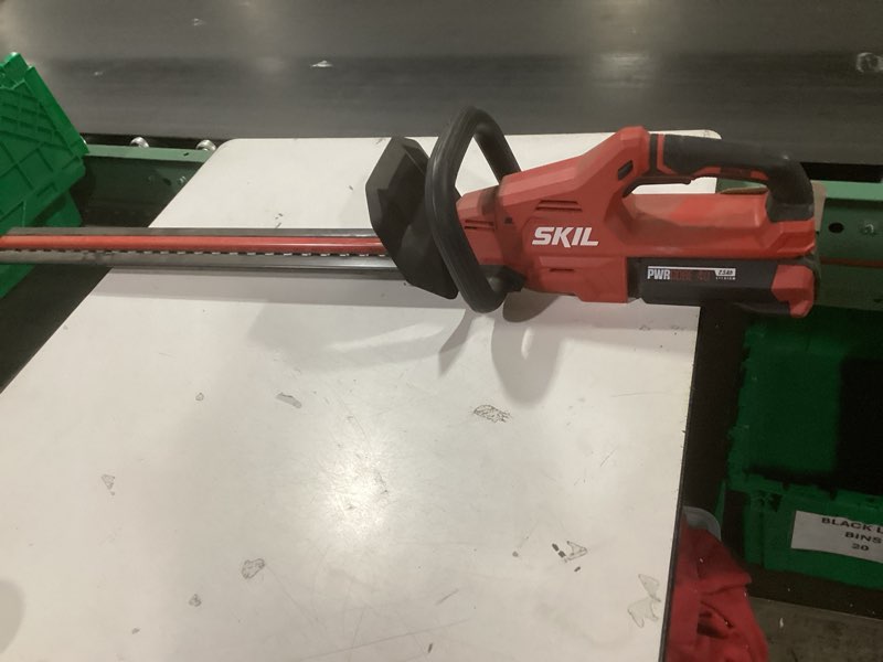 Condition photo showing As Is for SKIL PWR CORE 40 40-volt 24-in Battery Hedge Trimmer 2.5 Ah Battery Included , Charger Included