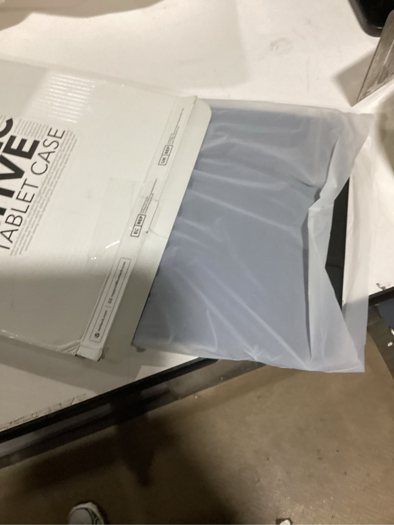Condition photo showing Good Condition for esr for ipad pro 11 inch case (m5/m4) 2025/2024, strong magnetic attachment, slim trifold stand case, supports pencil pro and pencil(usb-c), tough protection, auto sleep/wake, rebound series, black pro 11" m5/m4 (2025/2024) black