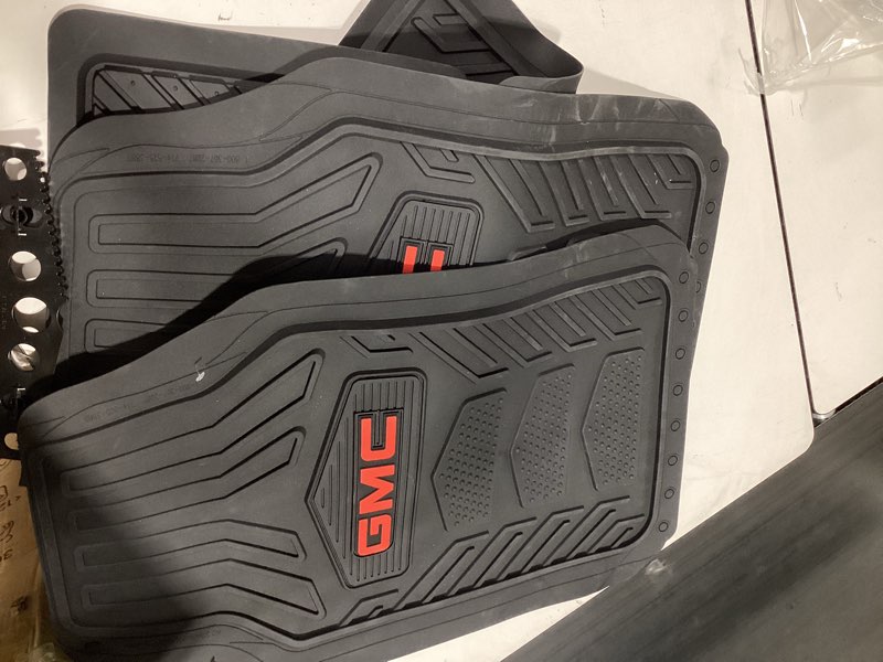 Condition photo showing Good Condition for gmc weatherpro 4 pc. floor mat set