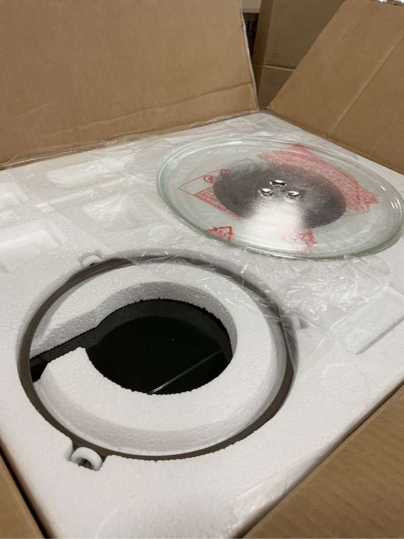 Condition photo showing Good Condition for GE - 0.7 Cu. Ft. Countertop Microwave with Convenience Cooking Control - Black Stainless Steel