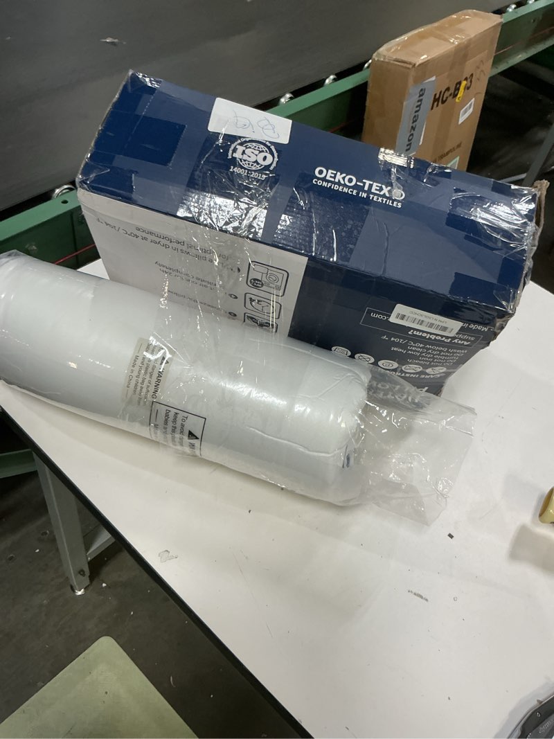 Condition photo showing Good Condition for viewstar Pillows Queen Size Set of 2, Hotel Quality, Down Alternative Gusseted Bed Pillows for Side, Back, or Stomach Sleepers, White Plush White Queen