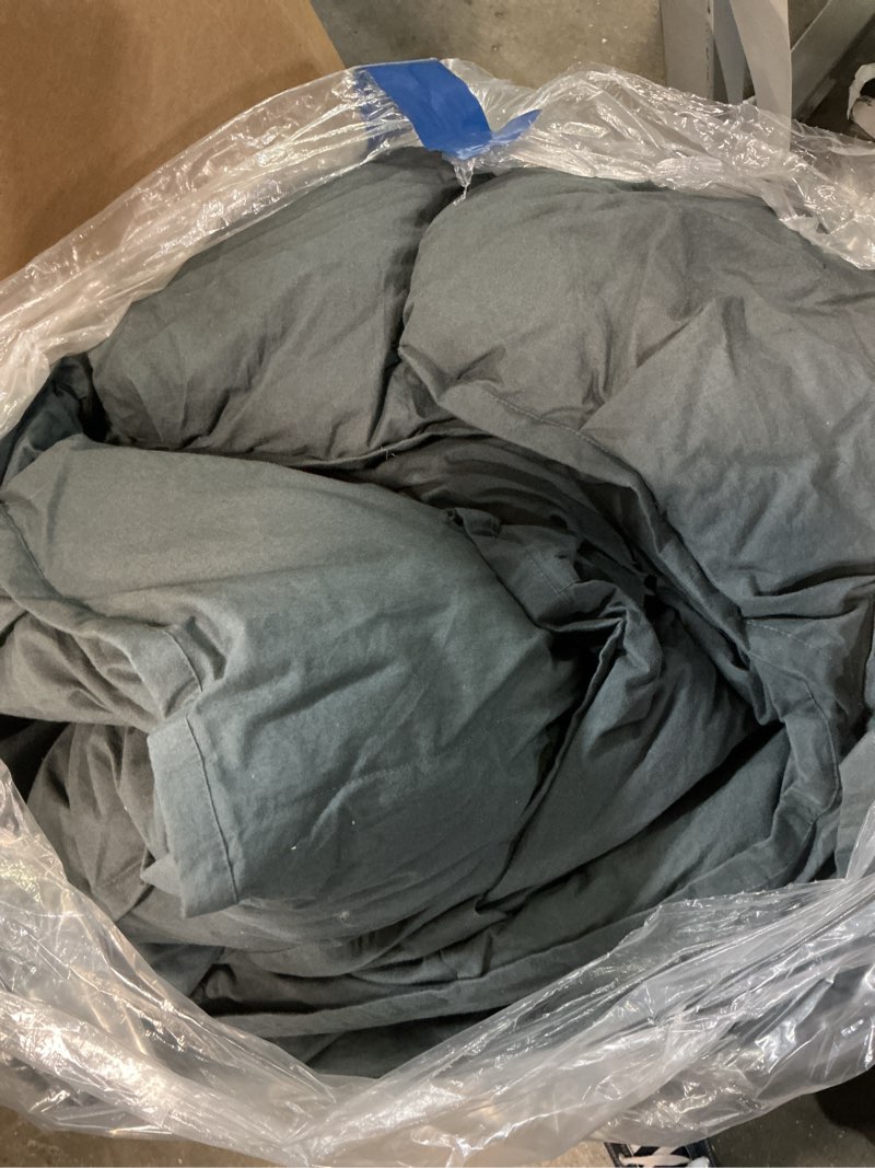 Condition photo showing Good Condition for cotton pintuck comforter, full/queen, nightfall