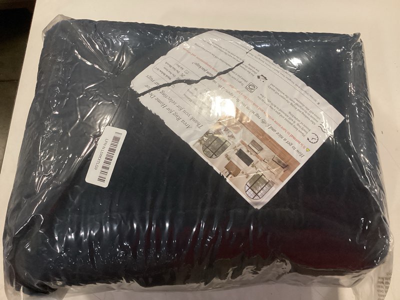 Condition photo showing New/Like New for FlyDOIT Area Rugs for Bedroom Living Room, 6x9 Black Super Soft Comfy Thickened Memory-Foam Indoor Carpets, Modern Aesthetic Minimalist Carpet for Boys Girls Adults Apartment Nursery Home Décor 6' x 9' (Rectangular) Black