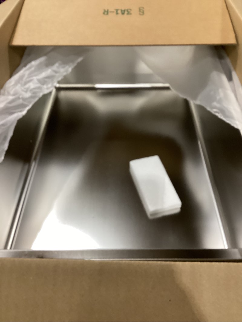 Condition photo showing Good Condition for stainless steel litter box, 28" x 20" x 6" steel litter box xxl no smell, extra large metal litterbox for big cat, multiple cats, non stick, easy cleaning 1 pack-xxxl (27.6"x19.7"x6")