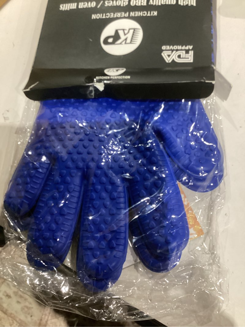 Condition photo showing Good Condition for KITCHEN PERFECTION Silicone Smoker Oven Gloves -Extreme Heat Resistant Bbq Gloves -Handle Hot Food Right on Your Smoker Grill Fryer Pit|Waterproof Oven Mitts Grill Gloves |Superior Value Set+3 Bonuses Azure One Size Fits Most