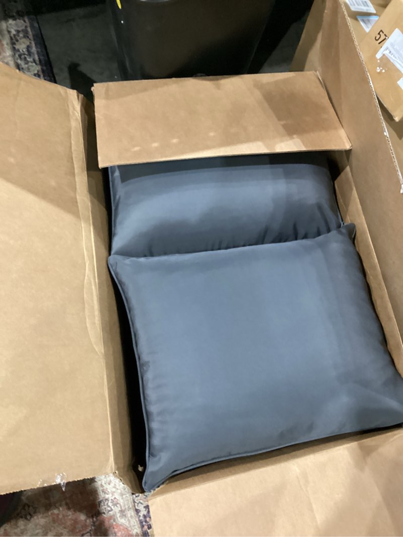 Condition photo showing Good Condition for 4pieces patio individual chair cushion covers