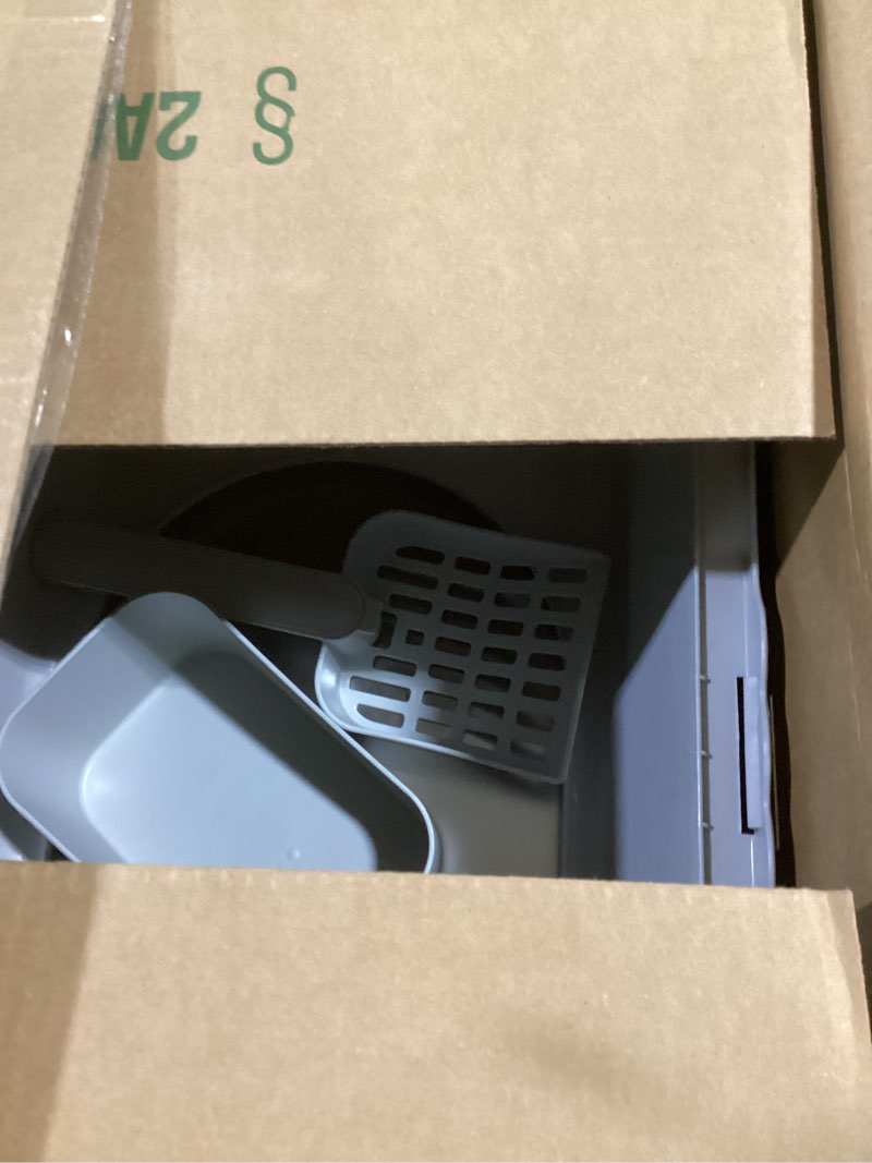 Condition photo showing Good Condition for henkelion stainless steel cat litter box with lid, 20" l x 14.2" w x 11.8" h, extra large litter box for big cats with high sided, anti-urine leakage, easy cleaning, include cat mat and scoop