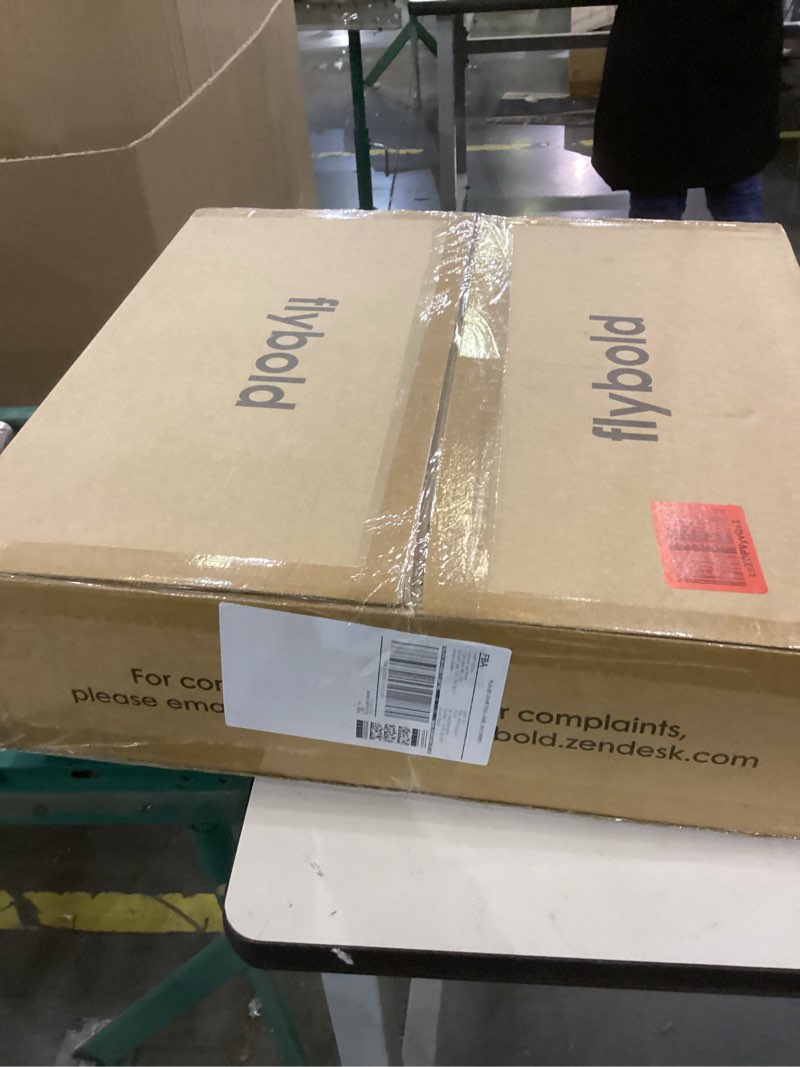 Condition photo showing Good Condition for Artificial hedge