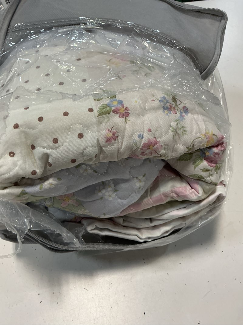 Condition photo showing Good Condition for joyreap 2 pieces twin size floral cotton quilt set for girls, colorful flowers grids patchwork design, cozy lightweight cotton quilt bedspread bed cover for all season- 68x88 inches floral twin-68"x86"