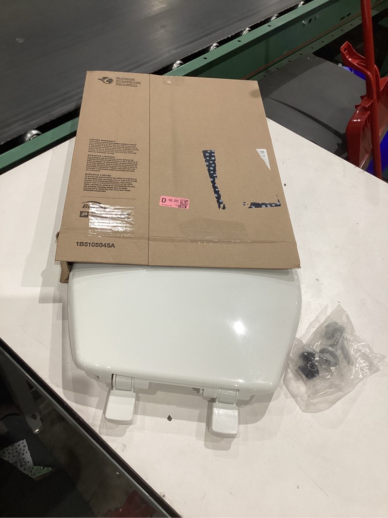 Condition photo showing Good Condition for bemis 730slec slow close toilet seat, easy clean hinges and durable plastic seat, made in usa, round, white