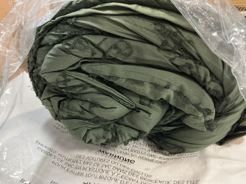 Condition photo showing Good Condition for Bedsure Tufted Boho Comforter Set Queen Size - Olive Green Boho Bed Set, GentleSoft™ 3 Pieces Farmho