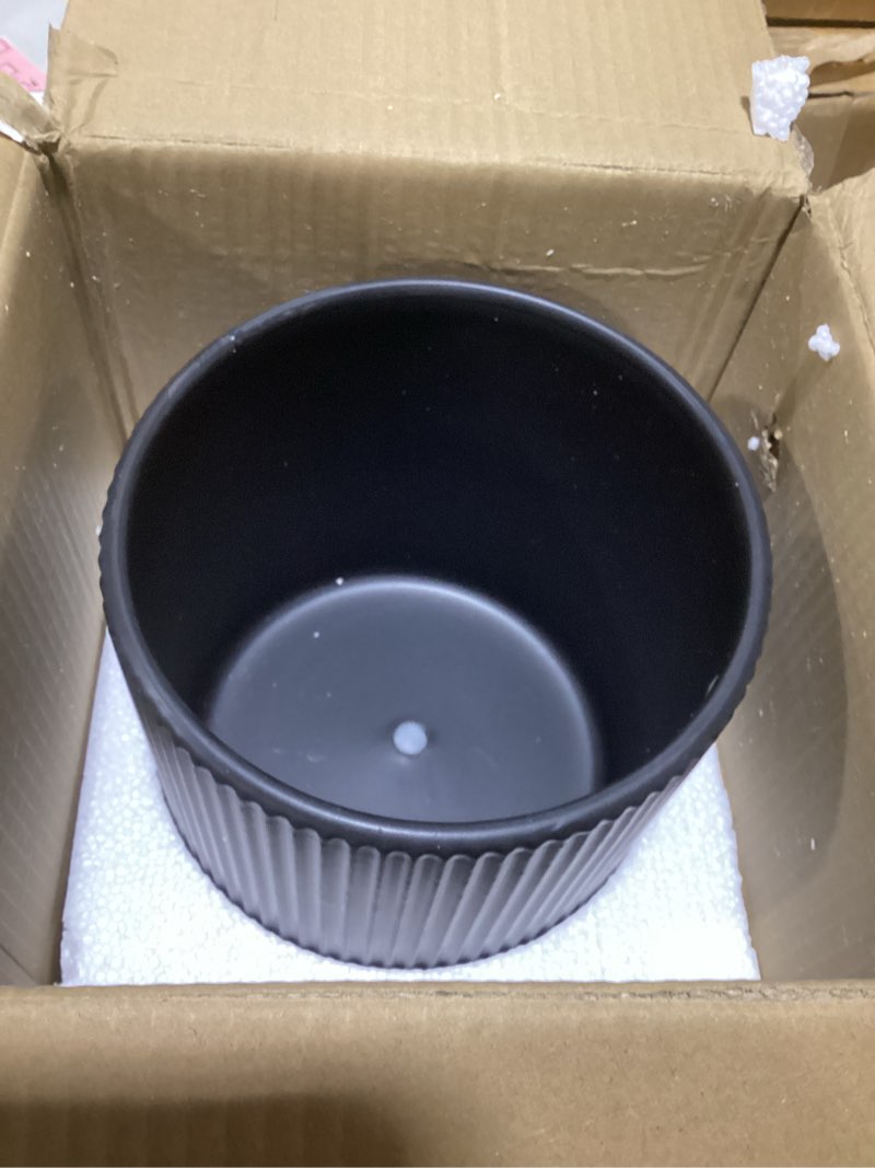 Condition photo showing Good Condition for Amazon Basics Fluted Round Ceramic Planter, 8-Inch, Black