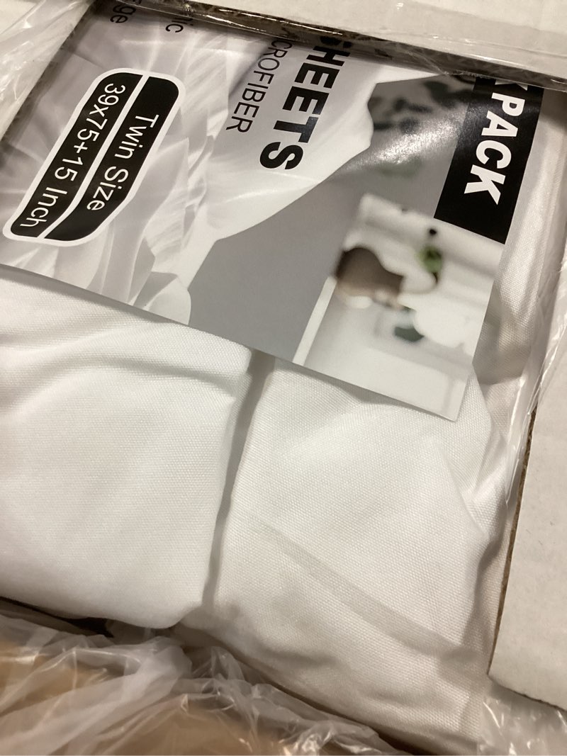 Condition photo showing Good Condition for white bulk twin fitted sheet only deep pocket 6 pack, quick sort bottom bed sheets color-coded label threads, soft brushed microfiber hotel motel airb&bs essentials for hosts, 39"x75" twin white 6