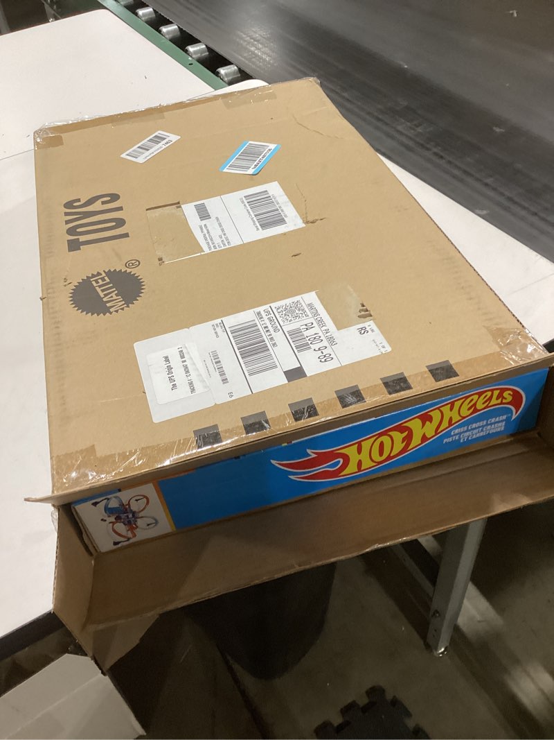 Condition photo showing New/Like New for Hot Wheels Track Set with 1:64 Scale Toy Car, 4 Intersections for Crashing, Powered by a Motorized Booster, Criss-Cross Crash Track (Amazon Exclusive) Crash Set