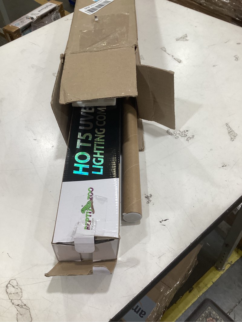 Condition photo showing Good Condition for repti zoo t5 ho uvb lighting combo kit, terrarium hood comes with desert 10.0 uvb t5 lamp (39w) 39.0 watts