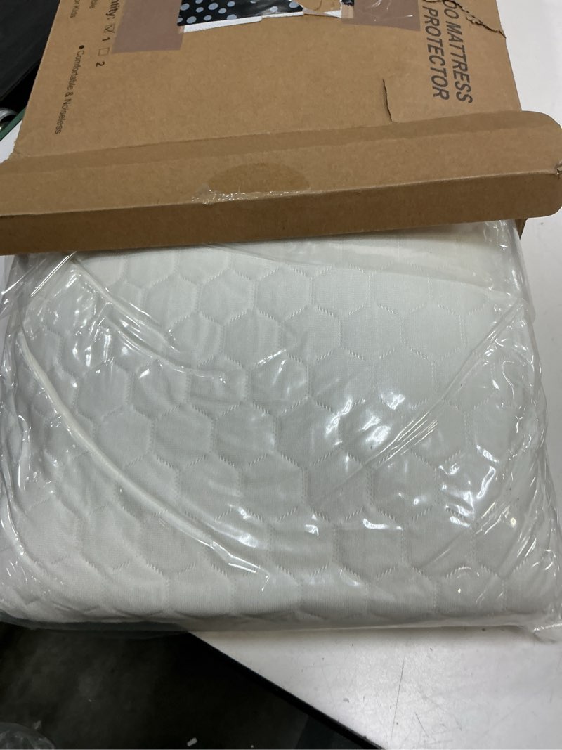 Condition photo showing New/Like New for ohgeni 100% waterproof mattress protector,king size mattress soft pad,pet hair & bedwetting resistant,cooling breathable fitted sheets,washable bed cover,non-slip deep pocket,noiseless for bedroom 1- white king
