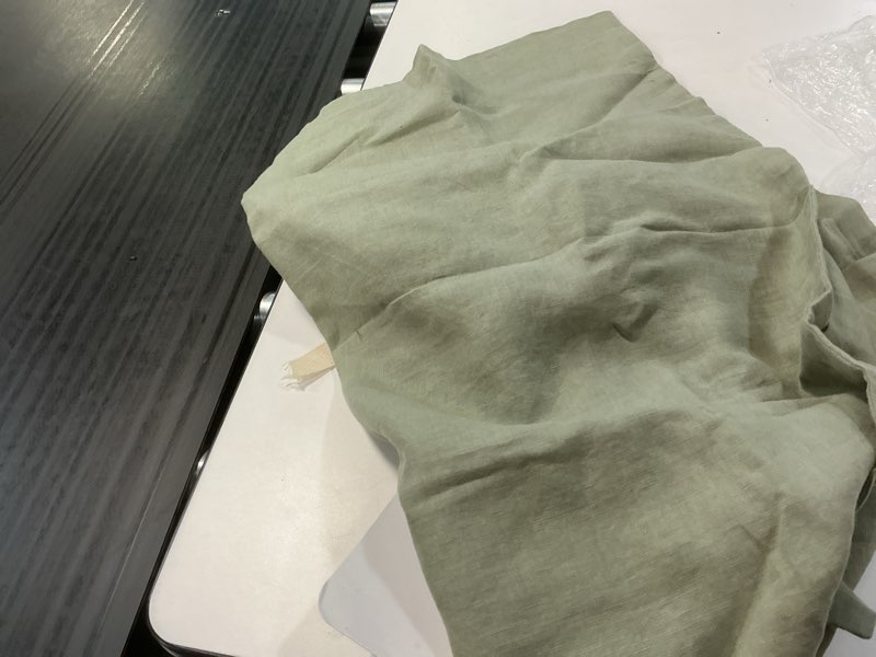 Condition photo showing As Is for 600 tc super soft 100% egyptian cotton pillow covers 15 x 25 inches - egyptian cotton set of 1 pillow cover set envelope closure pillowcase - emerald green emerald green 15 x 25 inches ( 1 pillow