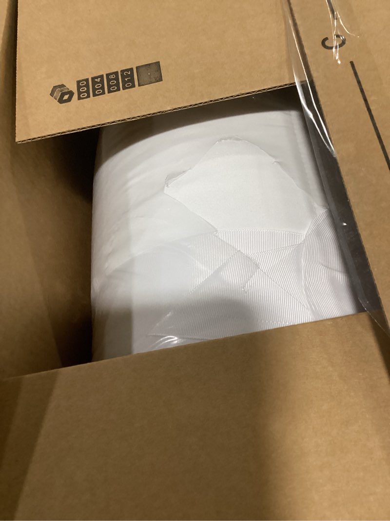 Condition photo showing Good Condition for ugg danielle full/queen comforter duvet insert cooling lightweight down alternative hypoallergenic washable quilted fluffy comforter blanket with corner tabs for duvet cover, full/queen, bright white white full/queen solid