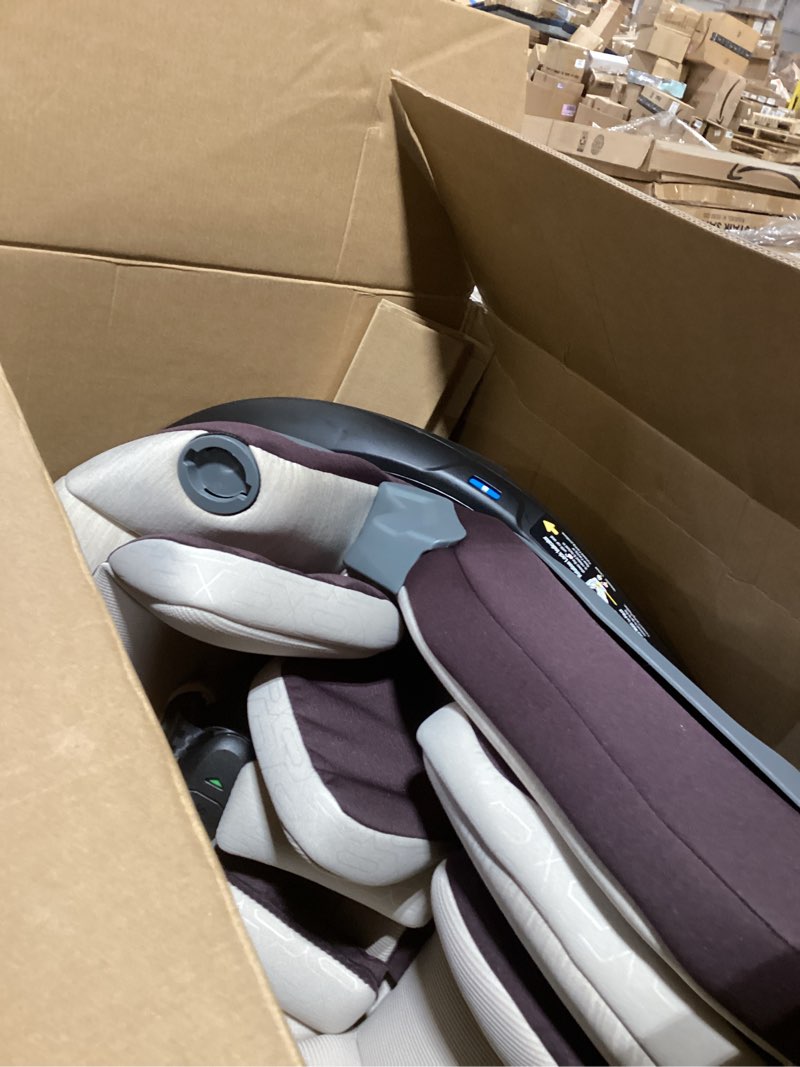 Condition photo showing Good Condition for Safety 1st Turn and Go DLX 360° Rotating Convertible Car Seat in Dunes Edge