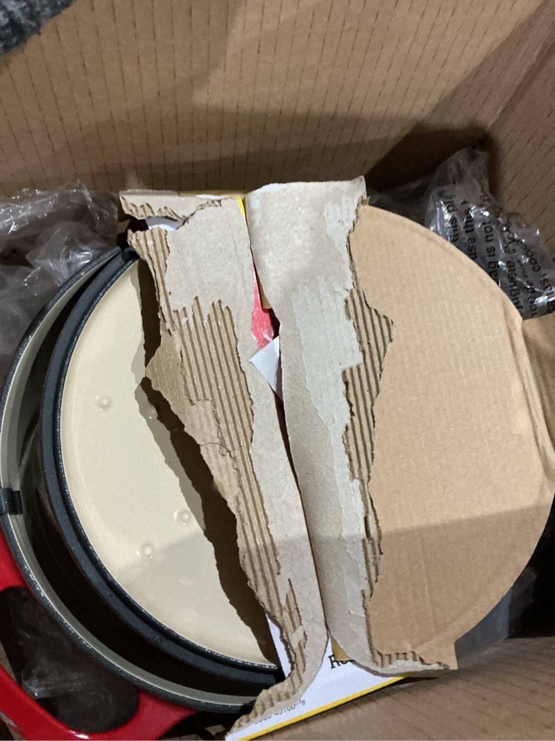 Condition photo showing Good Condition for lodge eb5d42 enameled cast iron dutch ovens - 5.5 quart red