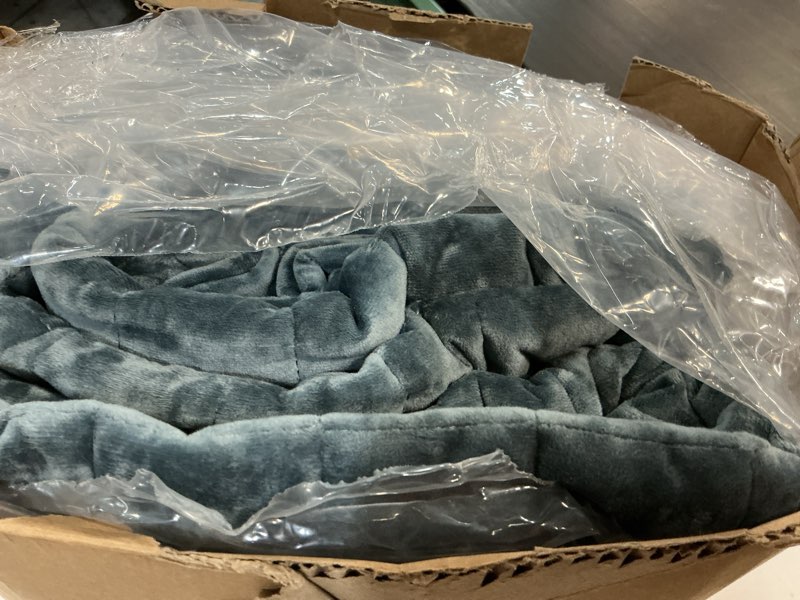 Condition photo showing Good Condition for recyco luxury velvet quilt set, california king 118'' x 106'' oversized bedspread, ultra soft velvet comforter, lightweight box stitch bedding sets for all season, with 2 shams, stormy blue oversized cal king (118" x 106") stormy blue