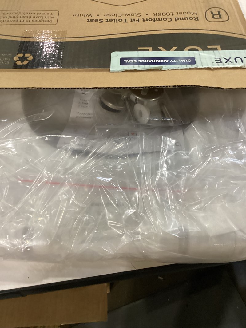 Condition photo showing Good Condition for luxe ts1008r round comfort fit toilet seat with slow close, quick release hinges, and non-slip bumpers (white)