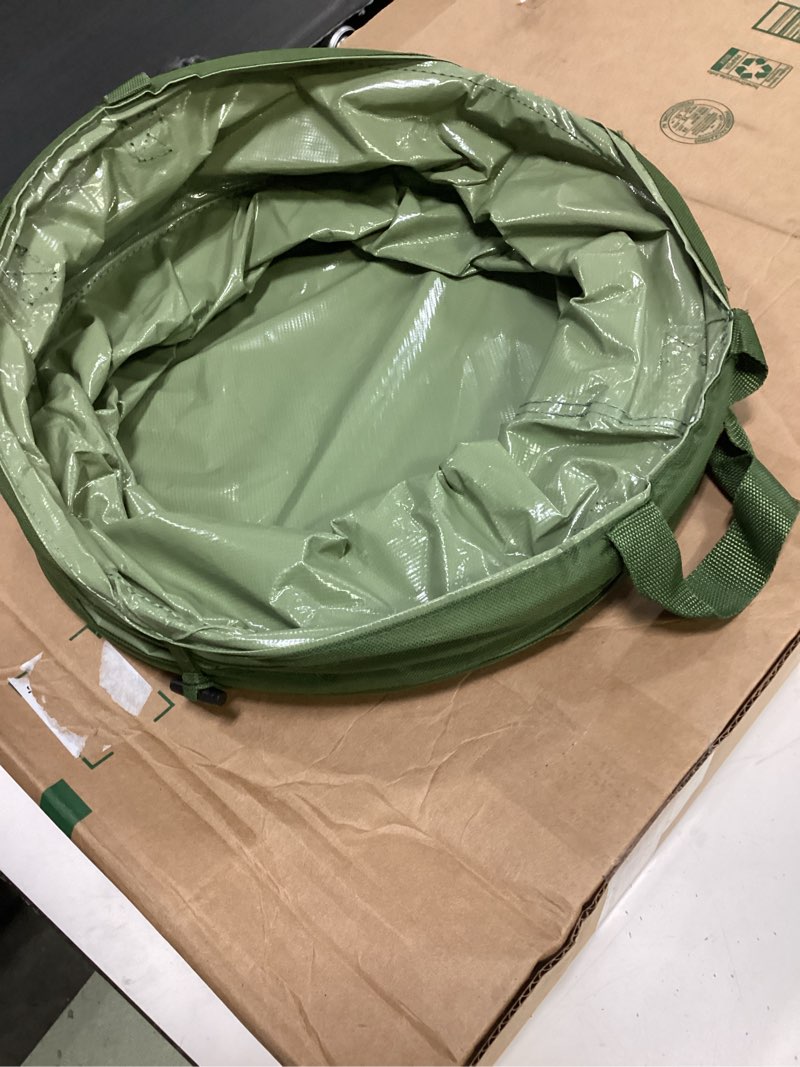 Condition photo showing Good Condition for fiskars kangaroo collapsible garden bag for yard waste, 10 gallon reusable container for lawn care and gardening