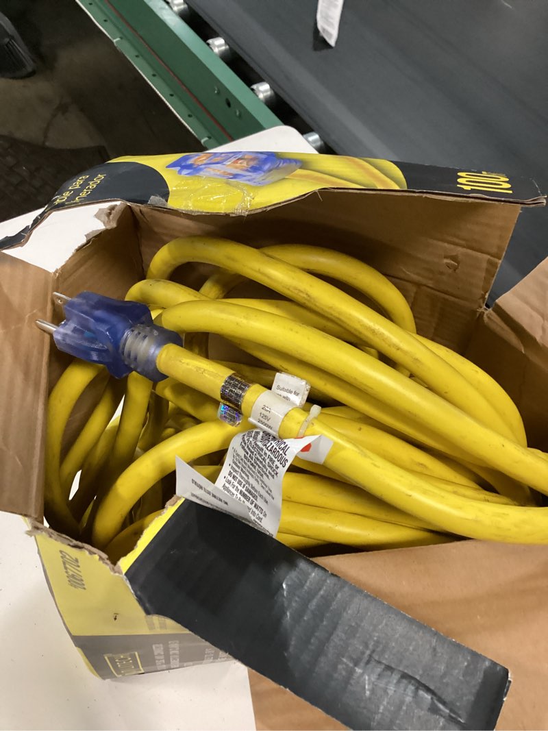 Condition photo showing Good Condition for utilitech generator cord