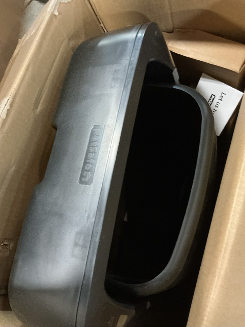 Condition photo showing As Is for PetSafe ScoopFree Crystal Pro Self-Cleaning Cat Litter Box System – Enclosed Front-Entry – Advanced Odor Control – Includes 1 Disposable Crystal Litter Tray – Black (ZAL00-18159) Black ScoopFree Pro