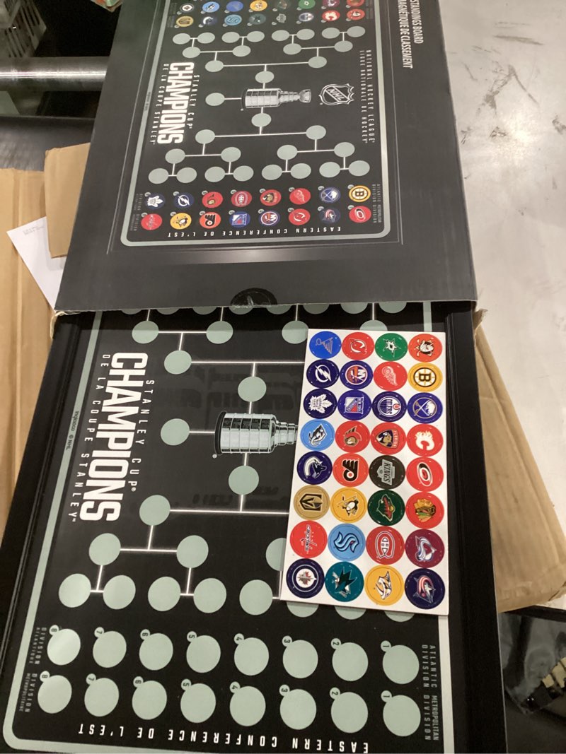 Condition photo showing New/Like New for nhl magnetic standings board – 32 team magnets, interactive hockey season tracker