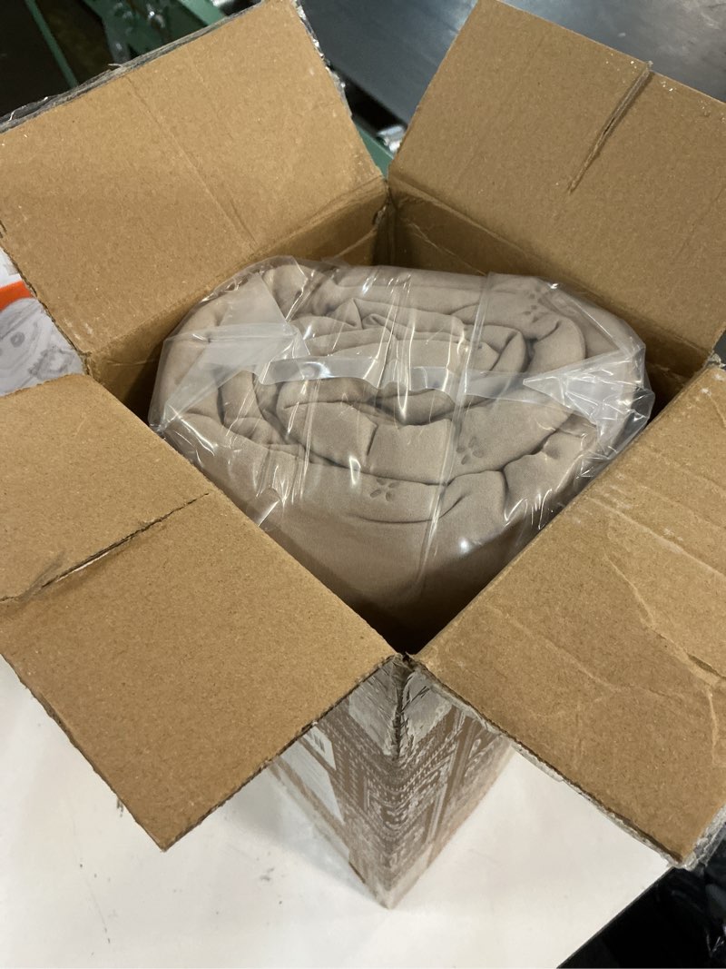 Condition photo showing New/Like New for roaringwild beige cloud twin size quilt bedding sets with pillow sham, farmhouse lightweight soft bedspread coverlet, all season rustic country thin comforter, 2 pieces, 68x90 inches, tan cream beige twin