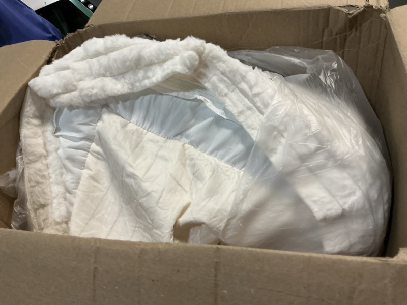 Condition photo showing Good Condition for veehoo elevated cat bed indoor, wood furniture style cat couch sofa with removable washable cover, cute & fluffy small cats bed furniture for home white 24"l x 18"w x 12"h
