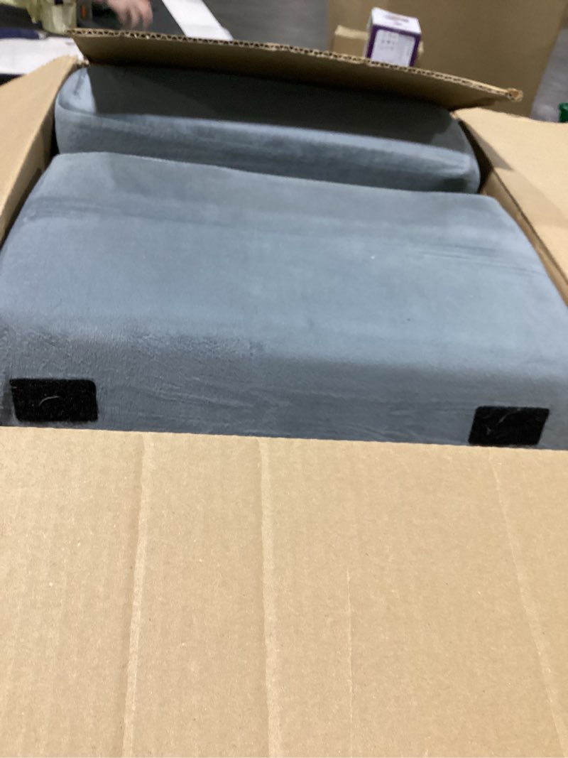 Condition photo showing New/Like New for ROYALAY Adjustable Foot Rest Under Desk for Office, High-Density Foam Foot Rest with 3 Adjustable Heights, Ergonomic Footrest with Washable Cover for Home, Airplane, Travel(17 * 11 * 17in, Gray) Grey 17*11*17in