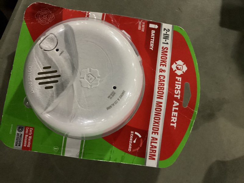Condition photo showing New/Like New for First Alert Combination Smoke & Carbon Monoxide Alarm, Battery Operated Detector with Test & Silence Button, SMICO100, 1-Pack 1-Pack Precision Detection SMICO100