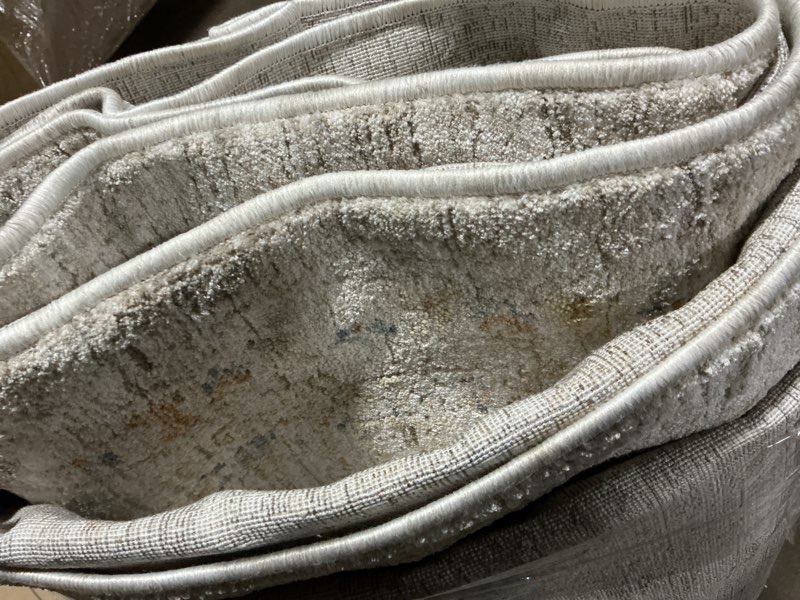 Condition photo showing Good Condition for similar abstract modern area rug