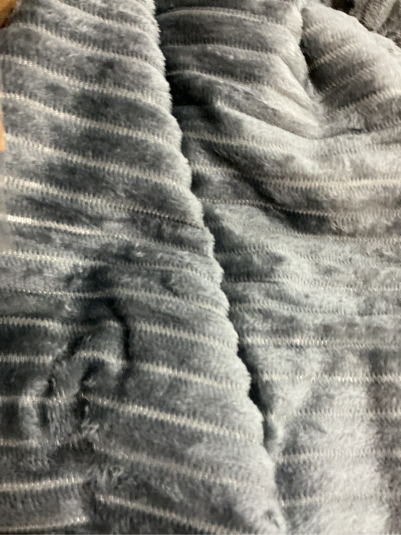 Condition photo showing Good Condition for Nestl Cut Plush Fleece Blanket, Soft Lightweight Fuzzy Luxury Throw Size Bed Blankets for Bed, Throw, Gray