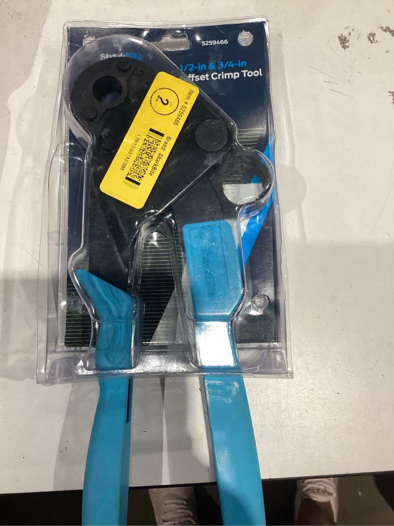 Condition photo showing Good Condition for sharkbite 1/2-in and 3/4-in compact pex crimp tool