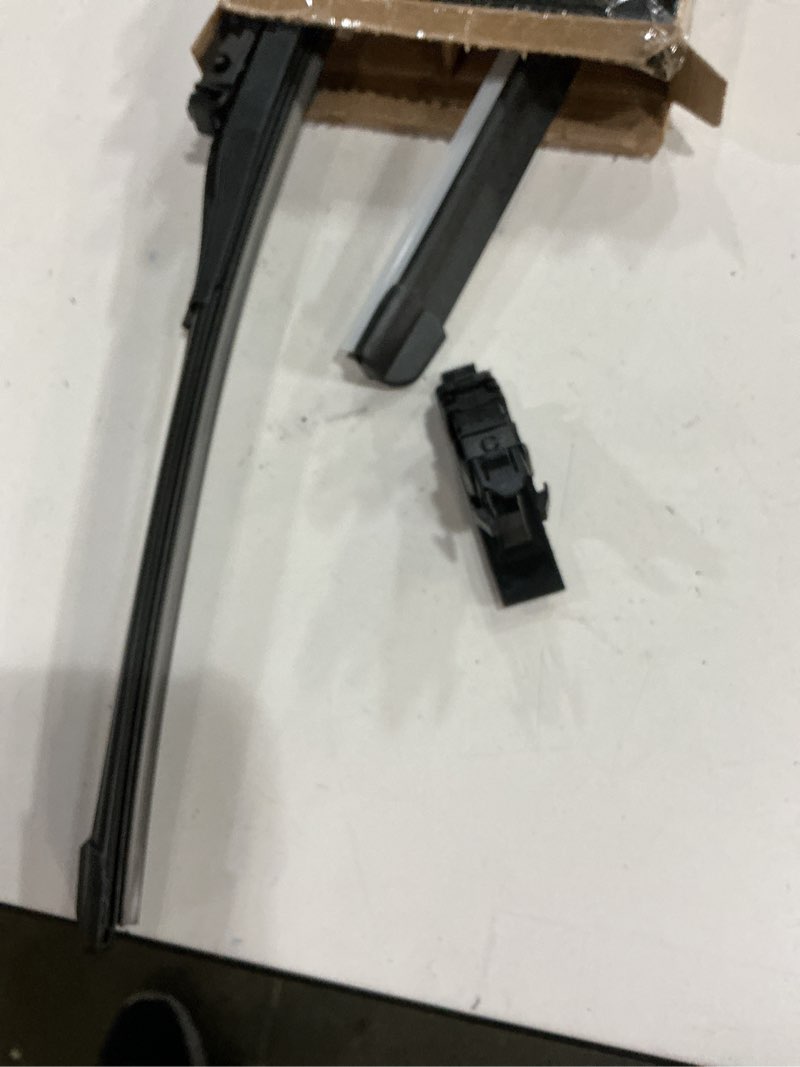 Condition photo showing Good Condition for trico diamond 22" + 22" super premium automotive replacement windshield wiper blades (set of 2), passenger and driver side all-weather beam wiper blades for select vehicle models (item #25-2222) 22" + 22" pair pack ultimate