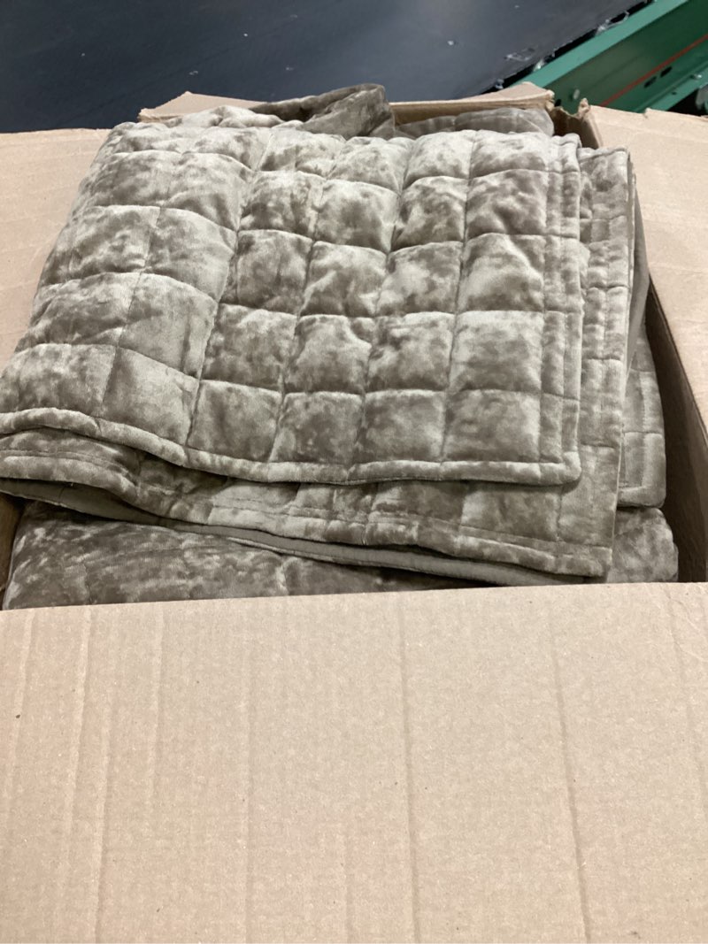 Condition photo showing Good Condition for recyco luxury velvet quilt set full queen size bedding sets, ultra soft velvet comforter set, lightweight channel box stitch oversized bedspread coverlet for all season, with 2 shams, mocha brown full/queen (88" x 92") mocha brown