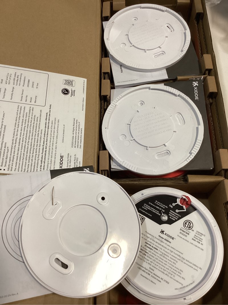 Condition photo showing New/Like New for kidde smoke detector, 10-year battery powered, led warning light indicators, 3-pack 3 pack
