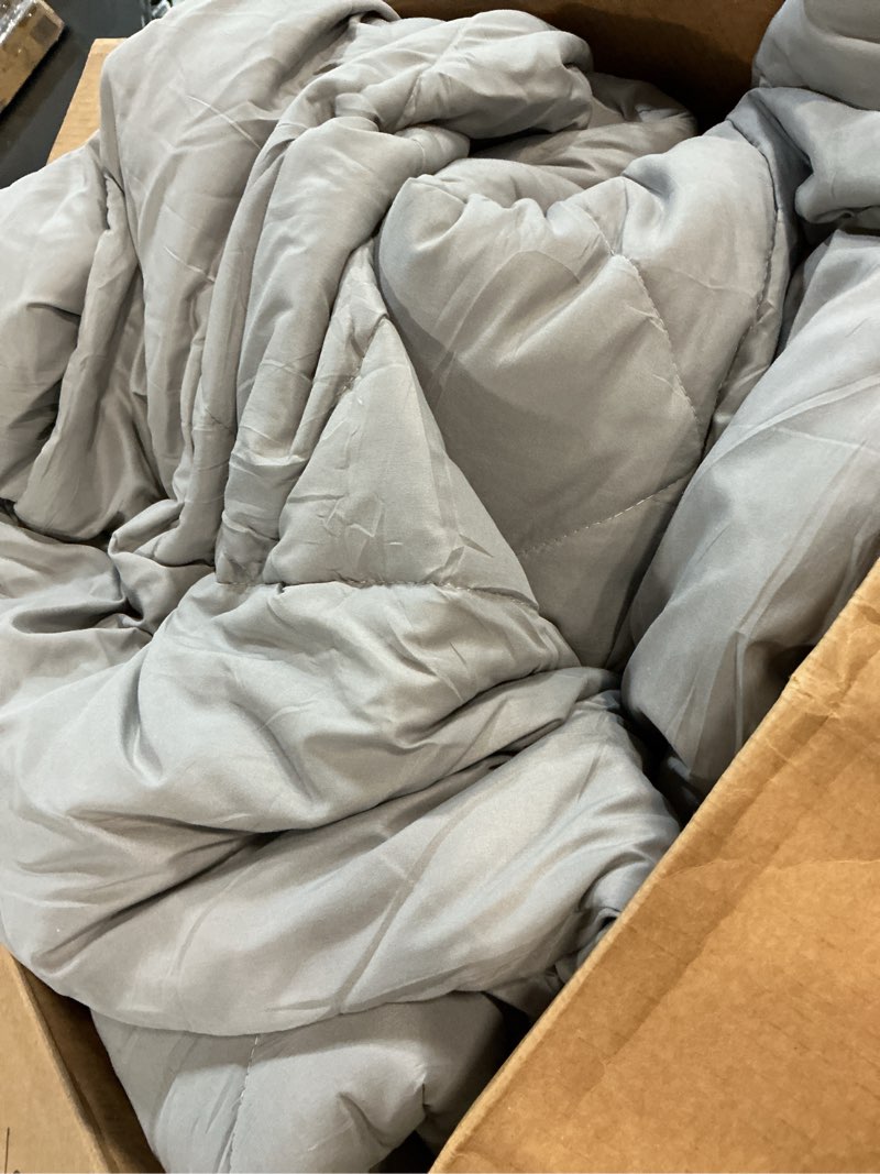 Condition photo showing Good Condition for lightweight egyptian cotton 3 piece duvet cover set with zipper closure of 600-thread count for night sweats, all-season- oversize king plus size (120" x 128") inches, (silver grey) oversized king plus (120" x 128") silver grey