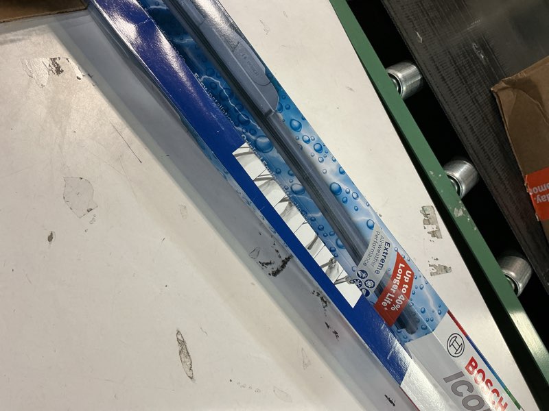 Condition photo showing Good Condition for BOSCH 26A18A ICON Beam Wiper Blades - Driver and Passenger Side - Set of 2 Blades (26A & 18A) Front (26A & 18A) ICON Combo Pack (Front)