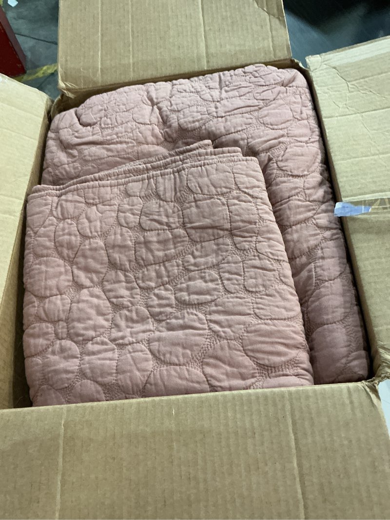 Condition photo showing Good Condition for HORIMOTE HOME 100% Cotton Quilt Set King Size, Cameo Rose Pre-Washed Bedspreads Coverlet Set with Cobblestone Pattern, Cozy Lightweight Stitching Decorative Bedding Cover for All Seasons Cameo Rose King