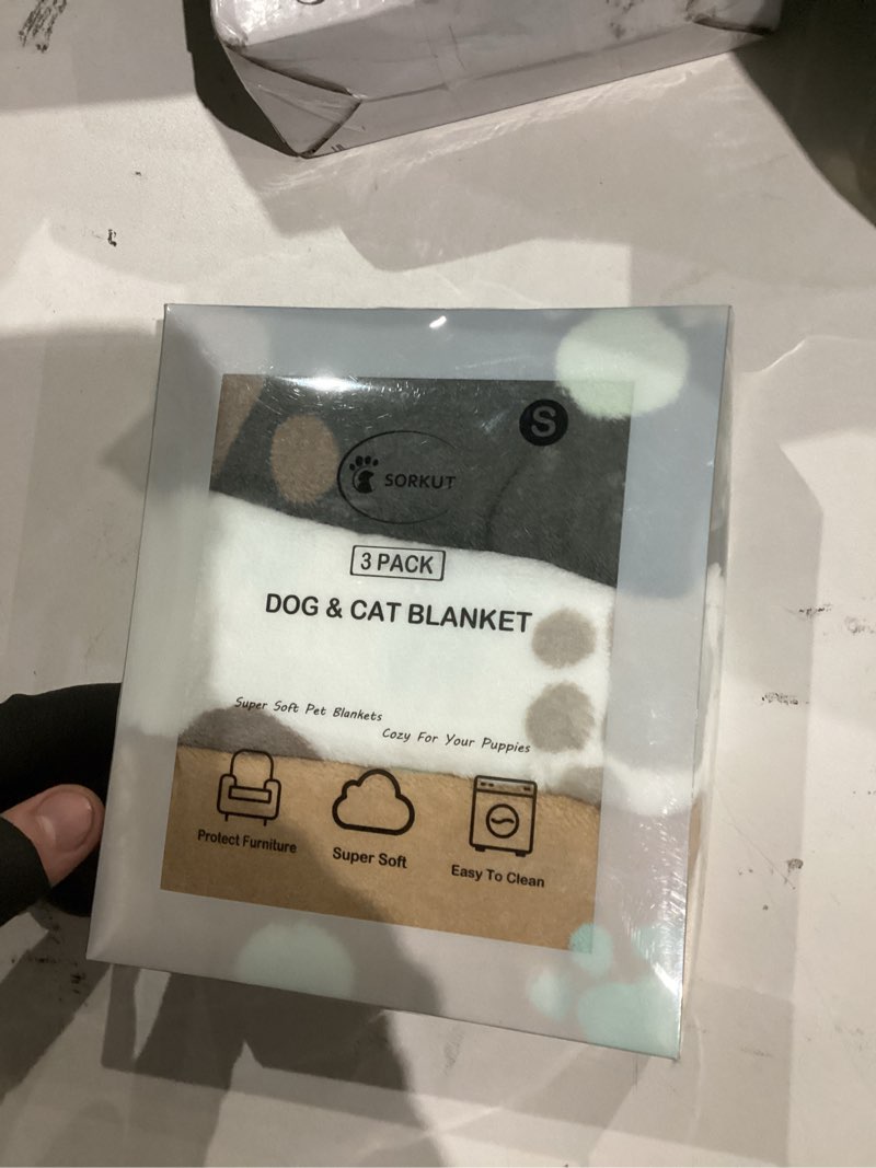 Condition photo showing New/Like New for bedsure dog beds for small dogs - round medium cat beds for indoor cats, washable pet bed for puppy and kitten with slip-resistant bottom, 25 inches, taupe 25"l x 21"w x 8"th camel