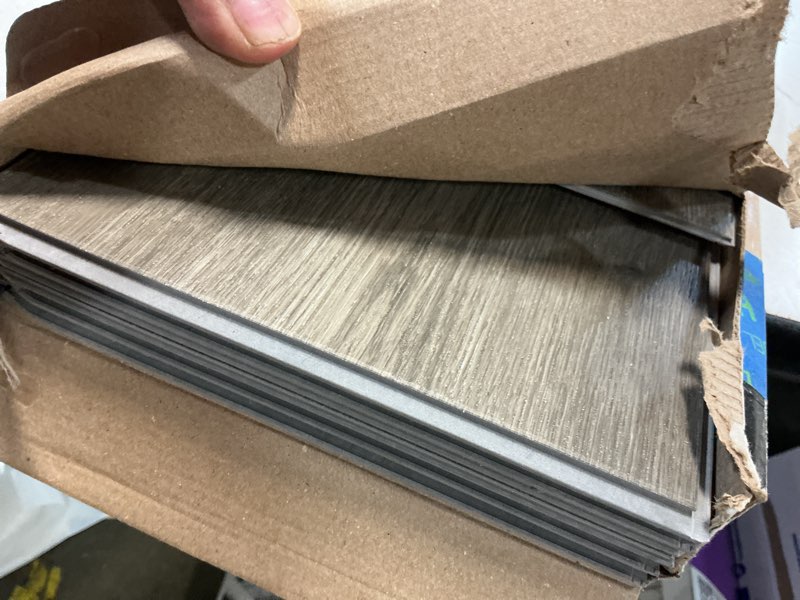 Condition photo showing Good Condition for pergo duracraft dresden oak gray wood look 22-mils x 7-1/2-in w x 47-in l waterproof and water resistant interlocking luxury vinyl plank flooring ( 17.32-sq. feet carton )