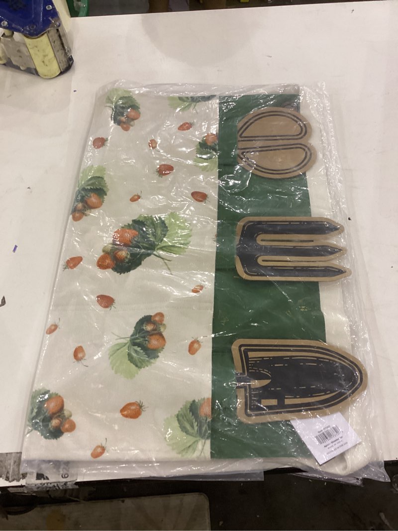 Condition photo showing New/Like New for Primitives by Kathy Strawberry Apron